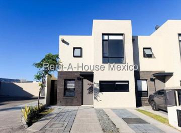 Casa de 3 habitaciones, El Marqués · Renta Casa Zakia, en Esquina 3 Recamaras, 3 Baños.