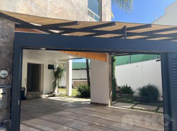 Casa · 335m² · 4 Recámaras · 2 Estacionamientos · Casa - Puerta de Hierro Cumbres