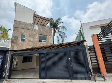 Casa · 335m² · 4 Recámaras · 2 Estacionamientos · Casa - Puerta de Hierro Cumbres