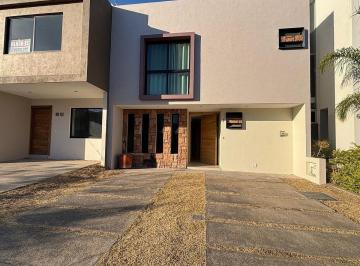 Casa de 4 habitaciones, Tlajomulco de Zúñiga · Bonita Casa en Bosque Ceddros