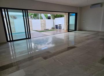 Casa de 4 habitaciones, Benito Juárez · Casa con Paneles Solares, de 4 Rec en Renta en Residencial Cumbres, Cancún