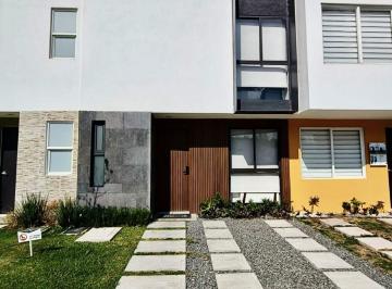 Casa en Venta de 2 habitaciones Fraccionamiento San Bernabé de La Cantera · Casa en Venta en Real Castillejo Al Norte de La Ciudad en Morelia