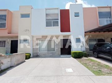 Casa en condominio · 124m² · 3 Recámaras · 2 Estacionamientos · Casa en Renta en Condominio, Lomas de Marqués - (4)