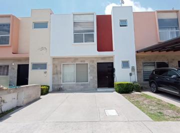 Casa en condominio · 124m² · 3 Recámaras · 2 Estacionamientos · Casa en Renta en Condominio, Lomas de Marqués - (4)