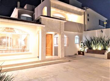 Casa de 3 habitaciones, Querétaro · Venta Casa en Milenio 3 Rec 3 Est 4 Baño Terraza Balcón Recamara Principal Pb Ideal Adultos Mayores