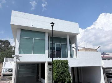 Casa de 3 habitaciones, Puebla · Casa de 379 m² con 3 Recámaras en Venta en Puebla