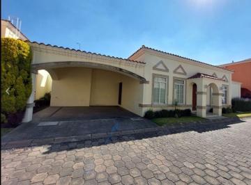 Casa · 270m² · 3 Recámaras · 2 Estacionamientos · Casa - San Carlos