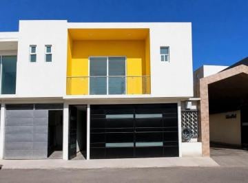 Foto 1 · Casa en Venta Capultitlán Toluca 4 Recámaras con Baño y Roof Garden