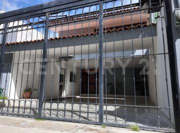 Casa · 326m² · 11 Recámaras · 4 Estacionamientos · Casa en Renta, Col, Jardines del Bosque, Guadalajara, jal