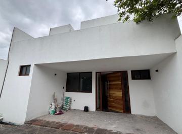 Casa de 3 habitaciones, Corregidora · Casa Nueva en Renta en Tejeda, con Recamara en Planta Baja Completa