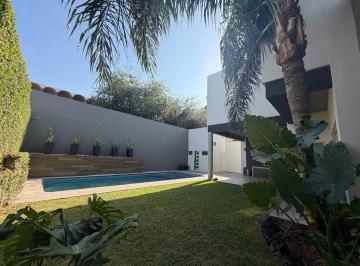 002aa78374ecc8d10dd9461fc0dbfe51a45cc22760763084cf0049ebe4d0d57e · Hermosa Residencia en Renta Fuentes del Valle