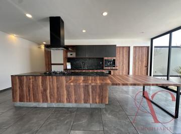 Casa · 353m² · 4 Recámaras · 2 Estacionamientos · Venta de Casa Lomas de Angelópolis 2