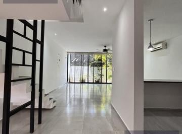 recibidor · Casa en Venta en Playa del Carmen de 3 Habitaciones y 2 Baños a Minutos de La Playa. Oportunidad!