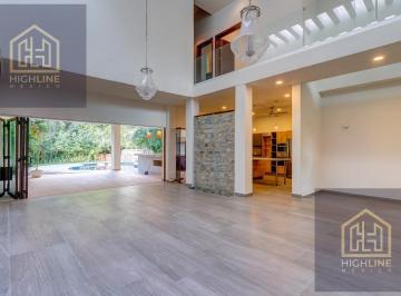 Villa · 448m² · 4 Recámaras · 2 Estacionamientos · Villa en Venta en Puerto Aventuras de 4 Habitaciones y 3.5 Baños Residencial Premiun