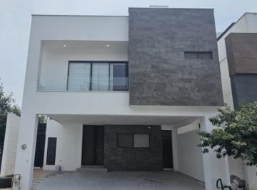 Casa · 284m² · 3 Recámaras · 3 Estacionamientos · Casa Dominio Cumbres Porto Milán Garcia Venta