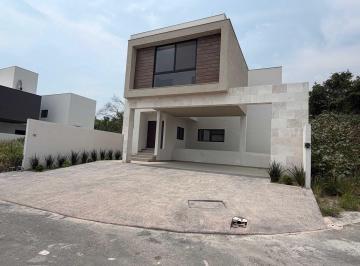 Casa · 447m² · 3 Recámaras · 2 Estacionamientos · Casa Amani Terra Las Cristalinas Santiago Venta