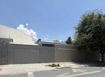 Casa · 223m² · 2 Recámaras · 3 Estacionamientos · Casa Fuentes del Valle San Pedro Garza Garcia Renta
