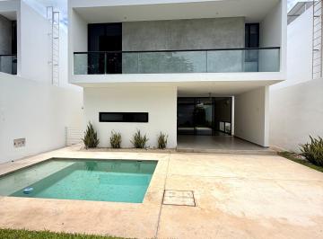 Casa en condominio de 3 habitaciones, Mérida · Casa en Venta con Paneles Solares en Cholul en Privada