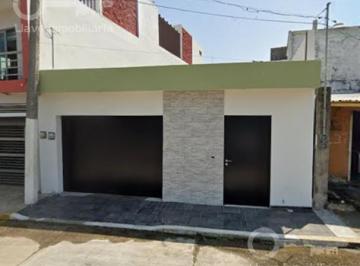 Terreno / Lote · 116m² · Terreno en Venta en General Anaya, Col. Esfuerzos de Los Hermanos del Trabajo, Coatzacoalcos, Ver.