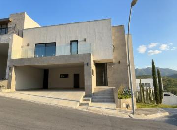 Casa de 3 habitaciones, Monterrey · Residencia de Lujo en Carolco Residencial | Jardín y Vistas a La Sierra