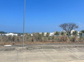 Terreno / Lote en Venta Lomas de la Rioja · Real Mandinga Terreno de 300 m² Ubicado en La Zona Mas Alta del Fraccionamiento 20 m de Frente.