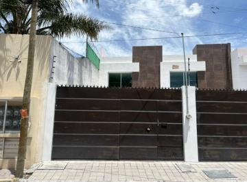 Casa de 3 habitaciones, Puebla · Xilotzingo, a 8 Minutos de Cu y Plaza Pradea, Casa Nueva