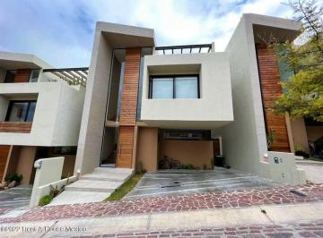 Casa de 3 habitaciones, El Marqués · Zibatá Casa Boutique con Alberca Climatizada y Roof Garden Rah2454