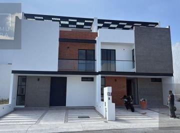 Casa en condominio · 220m² · 4 Recámaras · 2 Estacionamientos · Casa en Condominio en Zákia