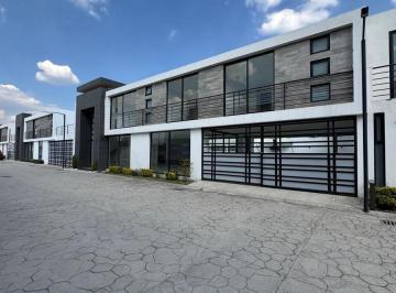 Casa · 320m² · 3 Recámaras · 2 Estacionamientos · Casa en Renta en Casa Blanca, Metepec, México