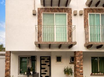 Casa · 208m² · 3 Recámaras · 2 Estacionamientos · Casa en Venta 2 Terrazas y Jardin Oranji Residencial - León, Gto.