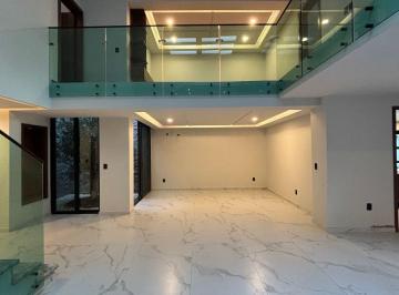 Casa de 6 habitaciones, Zapopan · Estrena Casa Remodelada en La Estancia