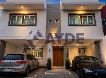 Casa de 5 habitaciones, Zapopan · Casa en Venta en San Gabriel Arcángel