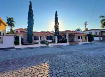 Casa · 326m² · 4 Recámaras · 2 Estacionamientos · Casa en Venta, Fracc. Country Club, $12'500,000