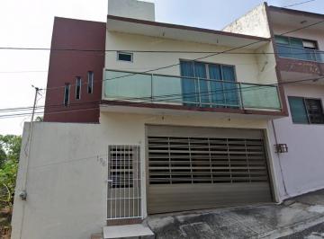 Casa de 3 habitaciones, Boca del Río · ¡Amplia Casa en Venta en Boca del Río!