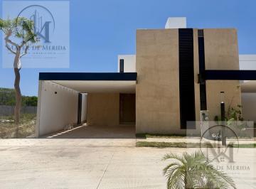 Casa en condominio · 320m² · 3 Recámaras · 2 Estacionamientos · Casa en Condominio - Fraccionamiento Residencial Xcanatún