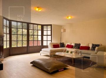 Casa en condominio · 250m² · 3 Recámaras · 4 Estacionamientos · Casa en Calle Cerrada en Lomas de Axomiatla con Jardín