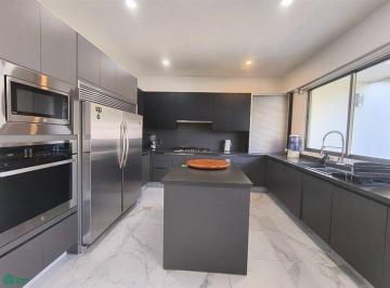 Casa de 4 habitaciones, Huixquilucan · Casa en Venta en Lomas de La Herradura, 4 Recámaras, Jardín, Terraza y 4 Estacionamientos