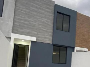 Casa · 102m² · 3 Recámaras · 2 Estacionamientos · Casa en Barrio La Conchita