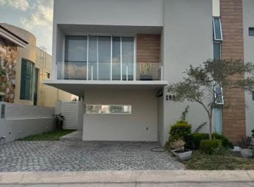 Casa en condominio de 3 habitaciones, Tlajomulco de Zúñiga · Bonita Casa en Venta en Fraccionamiento Residencial Provenza