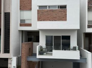 Casa · 277m² · 3 Recámaras · 2 Estacionamientos · Casa - Cumbres Elite