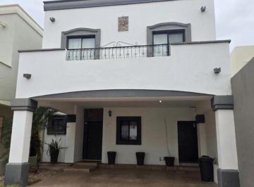 Casa · 174m² · 3 Recámaras · 2 Estacionamientos · Casa en Venta en Real de Quiroga