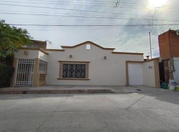Casa · 95m² · 2 Recámaras · 2 Estacionamientos · Venta de Casa de un Piso en Col Villa Remodelada 2 Recamaras