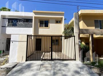 Casa · 130m² · 3 Recámaras · 1 Estacionamiento · Preventa de 2 Casas de 3 Recamaras en La Col. 2 de Junio, Tampico