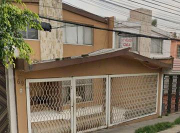 Casa de 3 habitaciones, Atizapán de Zaragoza · Casa en Jardines de Atizapan, Adjudicada, Cerca del Centro.
