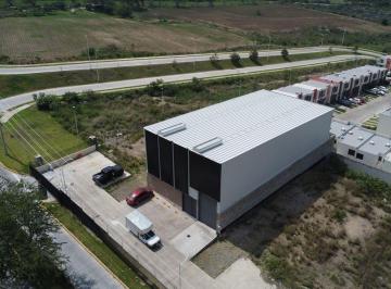 8af114ce97cff85ee66771339c31d816c7c384255e052a0686f80ffe8db4a584 · Bodega Industrial 553 m² Vista Sur 2