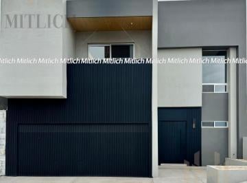 Casa · 372m² · 2 Estacionamientos · Casa en Venta a Estrenar Zona Valles $11,500,000.