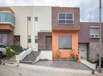 Casa de 3 habitaciones, Morelia · | Casa Amueblada en Altozano |