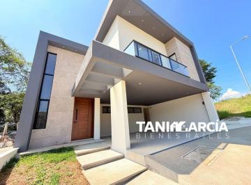 Casa de 3 habitaciones, Córdoba · Vendo Bella Casa Nueva en Fraccionamiento Privado en Córdoba con Estilo Moderno.