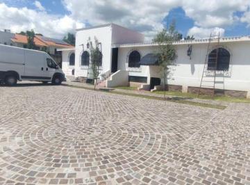 Casa · 390m² · 3 Recámaras · 1 Estacionamiento · Casa en Renta Fraccionamiento El Carmen.