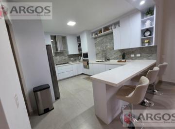 Casa · 345m² · 4 Recámaras · Casa Amueblada en Renta en Campestre Santiago
